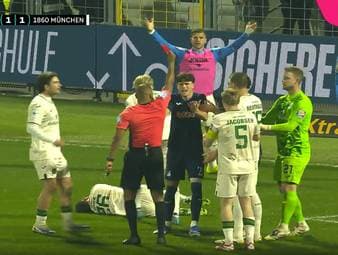 Ist dieser Platzverweis ein klarer Fehler?