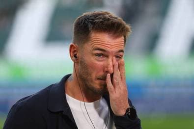 Wolfsburg-Trainer verurteilt eigene Fans