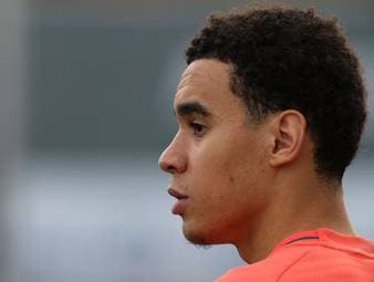 Bayern-Trainer Vincent Kompany gibt die Rückkehr von Jamal Musiala in den Kader gegen RB Leipzig bekannt - und hofft nach seiner Verletzung langfristig auf einen besseren Musiala als je zuvor.