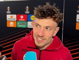 Atubolu-Patzer? Teamkollege fällt Reporter ins Wort