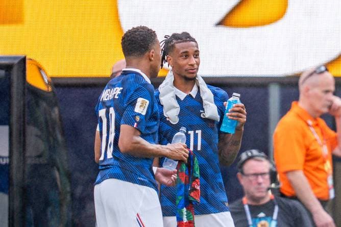 Frankreich-Spiel droht Verschiebung
