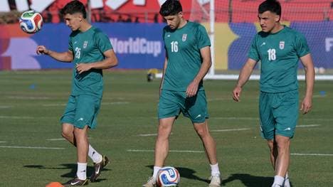 Mehdi Torabi (Nummer 16) hat ein neues US-Visum
