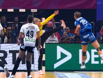 Auch der Auftakt in die Hauptrunde bei der Heim-WM gelingt den deutschen Handball-Frauen. Mit dem Sieg gegen die Färöer-Inseln nimmt das DHB-Team bereits Kurs aufs Viertelfinale.