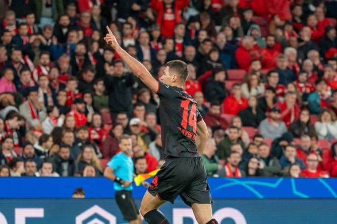 Schick sichert ersten Bayer-Sieg