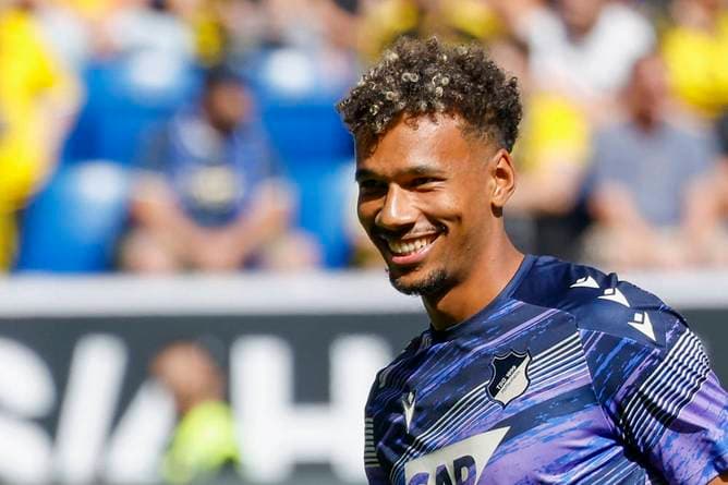 DFB-Neuling mit Fragen: "Weiß nicht, wo er die tiefe Stimme gehört hat"
