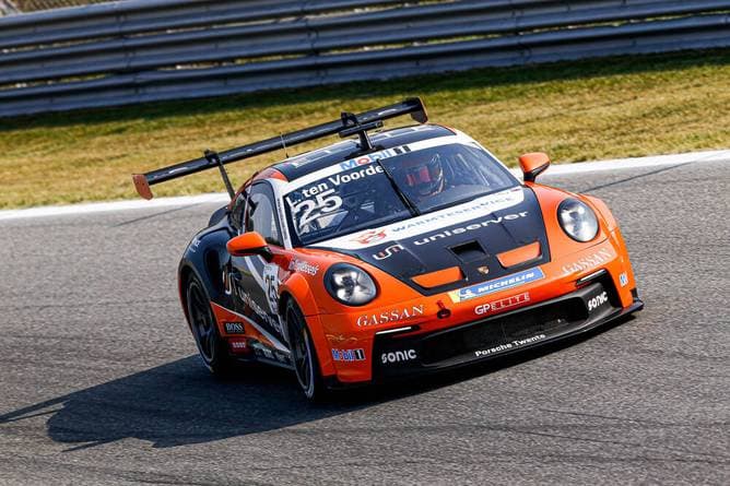 Ten Voorde verteidigt Titel und schreibt Geschichte