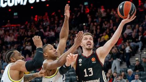 Andreas Obst am Ball