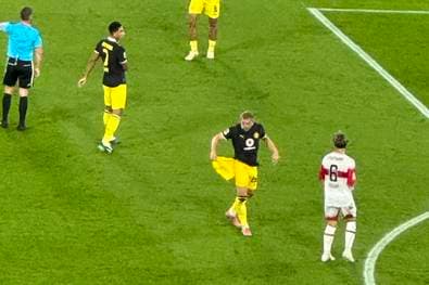 Hose zerrissen! Völlig kurioser BVB-Moment