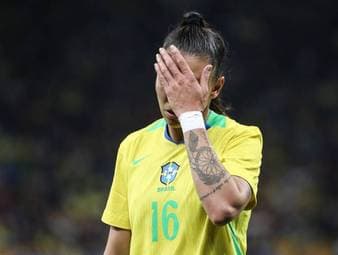 Acht Rote: Brasilien-Test eskaliert völlig