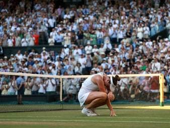 Im Wimbledon-Finale der Damen holt sich die Tschechin Linda Noskova den ersten Grand-Slam-Sieg ihrer Karriere und setzte sich gegen ihre Landsfrau Karolina Muchova durch.