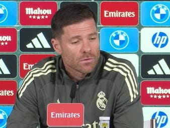 Real-Trainer Xabi Alonso erklärt, dass Jude Bellingham seine Topform nur im Team zeigen kann und die Madrilenen den englischen Führungsspieler gemeinsam unterstützen, motiviert zu bleiben.