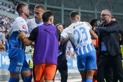 Rot für Stadionsprecher!
