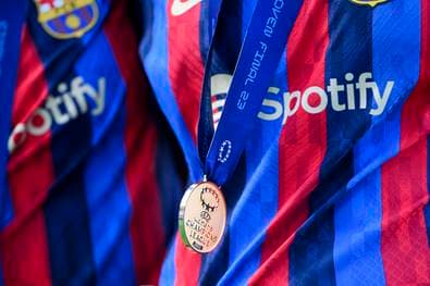 Diese legendäre Band kommt aufs Barca-Trikot