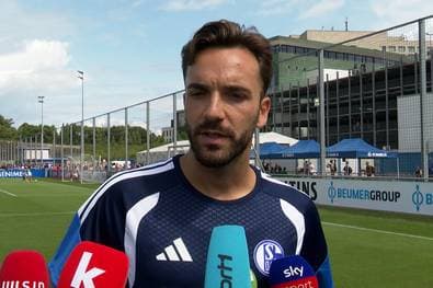 "Gab ein paar Anfragen": Schalke-Kapitän klärt Zukunftsfrage