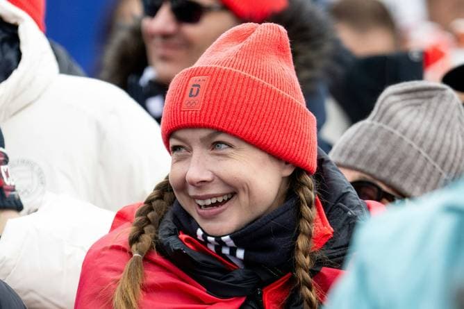 Lückenkemper posiert als Bob-Anschieberin