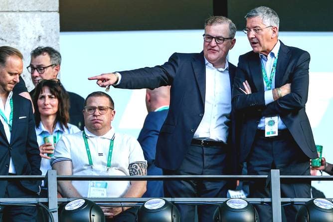 Bayern-Boss schießt gegen Konkurrenz