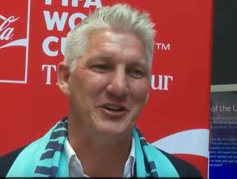 Bastian Schweinsteiger blickt bei der WM-Trophäen-Tour in New York auf den Triumph von 2014 zurück. Der Weltmeister erinnert sich an das historische 7:1 gegen Brasilien und die Reaktionen der Fans.