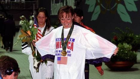 Amy Van Dyken gewann bei Olympia 1996 in Atlanta als erste US-Schwimmerin viermal Gold