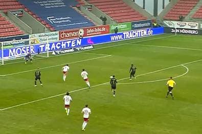 In Überzahl: Hansa Rostock siegt bei Regensburg