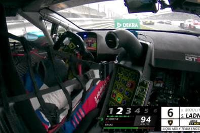 Crash gleich zu Beginn des ADAC GT Masters