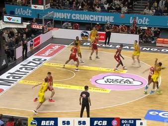 Der FC Bayern München kassiert in der BBL seine erste Saisonniederlage – verantwortlich dafür ist der frühere Erzrivale ALBA Berlin. Ein 19-Jähriger wächst über sich hinaus.