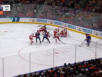 Die Edmonton Oilers feiern einen 4:1-Heimsieg gegen die Detroit Red Wings. Dabei liefert das Star-Trio um Leon Draisaitl eine beeindruckende Show.