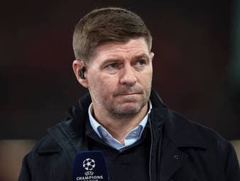 Engländer attackieren Schiedsrichter