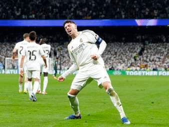 Auch Khedira kommt aus dem Staunen nicht mehr heraus