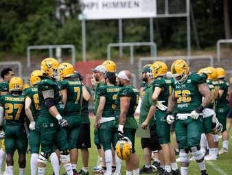 Beben! Football-Team stürzt ins Chaos