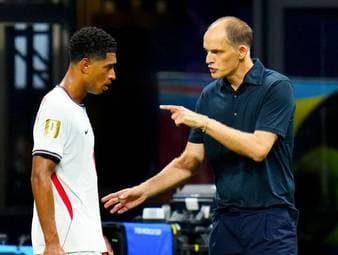 Nach dem Einzug ins Halbfinale ist die Freude der England-Fans groß. Zwischen Trainer Thomas Tuchel und Star Jude Bellingham scheint es dennoch ein bisschen zu knistern.