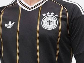 Nach über 70 Jahren gehen Sportartikelhersteller Adidas und der DFB getrennte Wege. Nun ist das erste Trikot der vorerst letzten Kollektion geleakt worden.