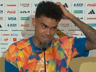 Luis Diaz gibt sich selbstkritisch: Sein Selbstvertrauen sei noch nicht bei hundert Prozent. Der Kolumbianer verspricht aber Besserung und appelliert an die Fans, weiter an ihn zu glauben.
