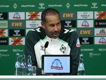Daniel Thioune ist neuer Trainer des SV Werder Bremen und packt in seinem ersten Training sofort an. Geschäftsführer Clemens Fritz erklärt indes die Trainerwahl.