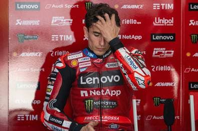 Marc Márquez fliegt heftig ab