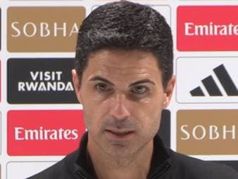 Arsenal-Trainer Mikel Arteta muss nach dem 2:0-Sieg gegen West Ham gleich um zwei Leistungsträger bangen. Sowohl Kapitän Martin Ødegaard als auch Declan Rice verletzten sich im Spiel.