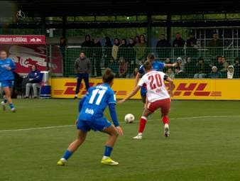 Die Fußballerinnen von Bayer Leverkusen haben ihre kleine Chance auf die Champions League gewahrt. 