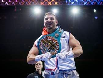 Agit Kabayel wurde zum Weltmeister der WBC erklärt. Der Deutsche zeigte sich am Samstagabend darüber hocherfreut. 