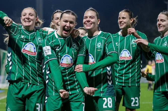 Werder siegt im Verfolgerduell