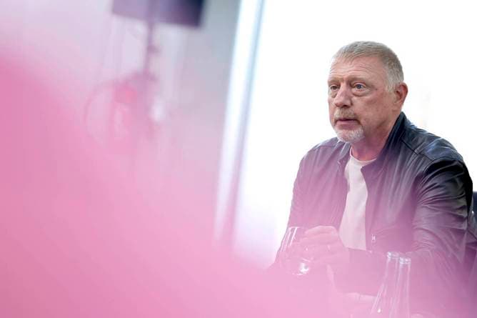 Becker kämpft mit den Tränen