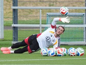 Neuer zurück im DFB-Training