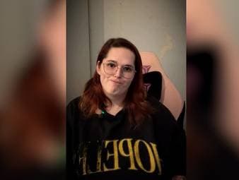 Noa-Lynn van Leuven ist als Transfrau im Darts-Kosmos aktiv. Nun will man ihr aber anscheinend die Teilnahme an Frauenwettbewerben verbieten. Eine Maßnahme, die die Niederländerin in einem emotionalen Statement bekannt gibt.