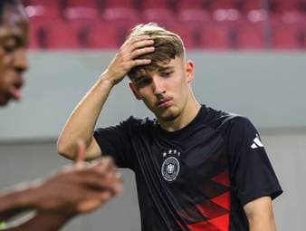 Mit 17 Jahren trifft Lennart Karl bei seinem Startelf-Debüt in der Champions-League und wird Spieler des Spiels. Sehen wir den Youngster schon im November bei Julian Nagelsmann?