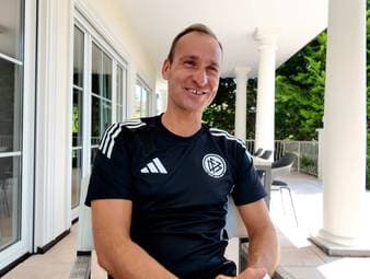 Bastian Dankert war beim WM-Finale als Video-Schiedsrichter aktiv. Im exklusiven SPORT1-Interview verrät er, welches Andenken er an diesen Tag mit nach Hause nehmen durfte.