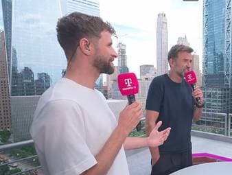 Jürgen Klopp und Thomas Müller warnen das DFB-Team vor der Elfenbeinküste und im Speziellen vor Yan Diomande. Die beiden Experten schildern zudem ihre taktische Denkweise, um gegen die starken Flügelspieler der Ivorer zu bestehen. 