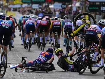 Heftiger Sturz im Tour-Finale