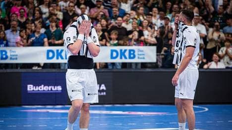 Lukas Laube (li.) und Harald Reinkind erlebten mit dem THW Kiel eine Saison zum Vergessen
