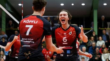 Ben-Simon Bonin und Tim Köpfli jubeln
