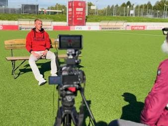 Kaum ein Name wird so sehr mit Fortuna Düsseldorf verknüpft wie Axel Bellinghausen. Mit SPORT1 hat sich der Ex-Profi getroffen und über seine Karriere sowie seine Verbundenheit zur Fortuna gesprochen.