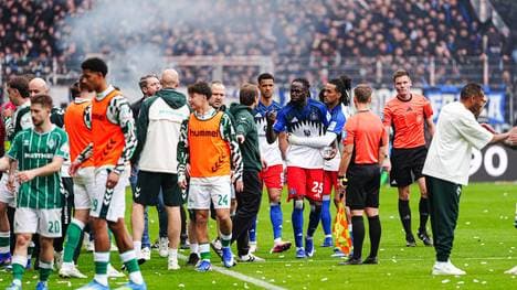 Das Nordderby zwischen Werder Bremen und dem Hamburger SV eskalierte kurz vor Schluss