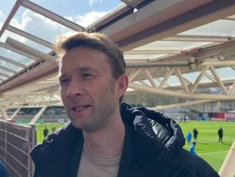 Gelingt nach einem guten Auftritt im Hinspiel die Sensation? Bayer Leverkusen geht im Duell gegen Arsenal als Außenseiter an den Start. Für Geschäftsführer Simon Rolfes ist das ein Vorteil.